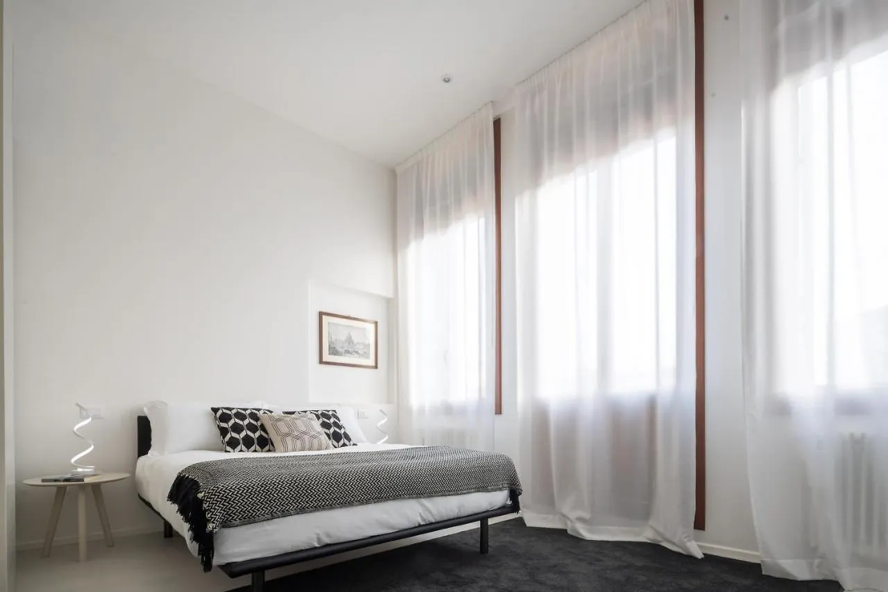Design Apartment With Balcony On The Grand Canal R&R Венеция Италия